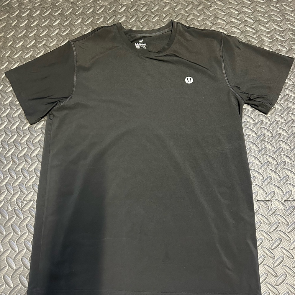 lululemon athletica Men's Black Short-Sleeve Performance Tee Mens Size Medium